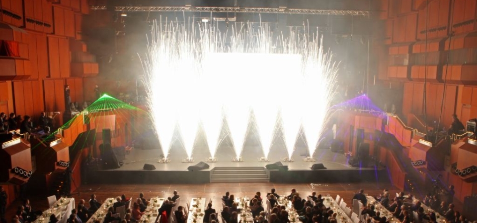 zuendwerk indoor feuerwerk move alte oper frankfurt 50 jahre deutsche leasing