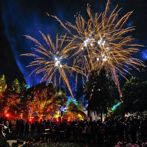 Kaiserslautern Sommernachtsfest - Metamorphosis of Lights - Lichtinszenierung von zündwerk