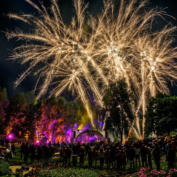 Kaiserslautern Sommernachtsfest - Metamorphosis of Lights - Lichtinszenierung von zündwerk