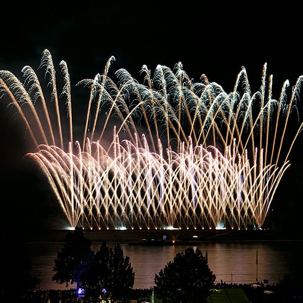 Pyro-Musical "AURA" bei Rhein in Flammen 2012 in Oberwesel