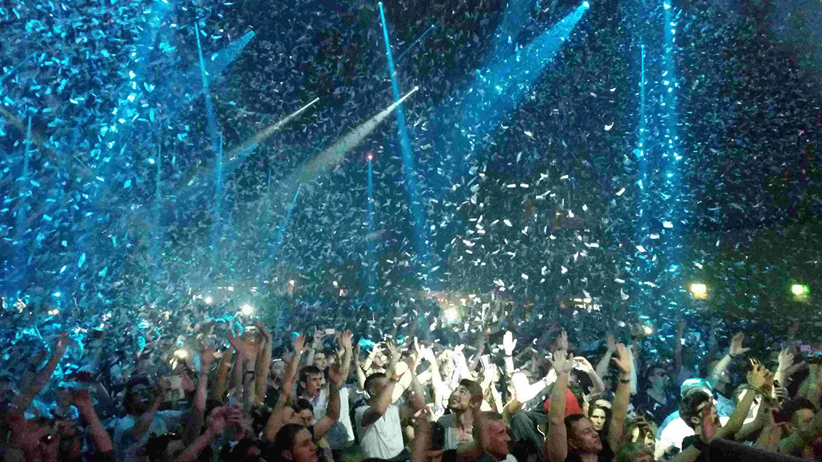 Konfetti auf der Timewarp in Mannheim